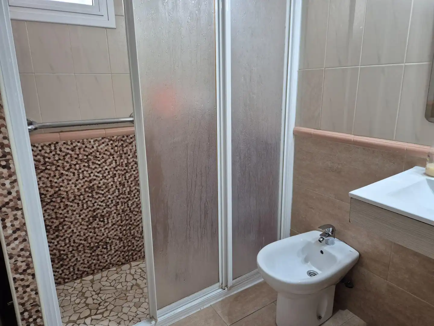 Bany de Casa adosada en venda en El Puerto de Santa María amb Aire condicionat, Terrassa i Piscina comunitària
