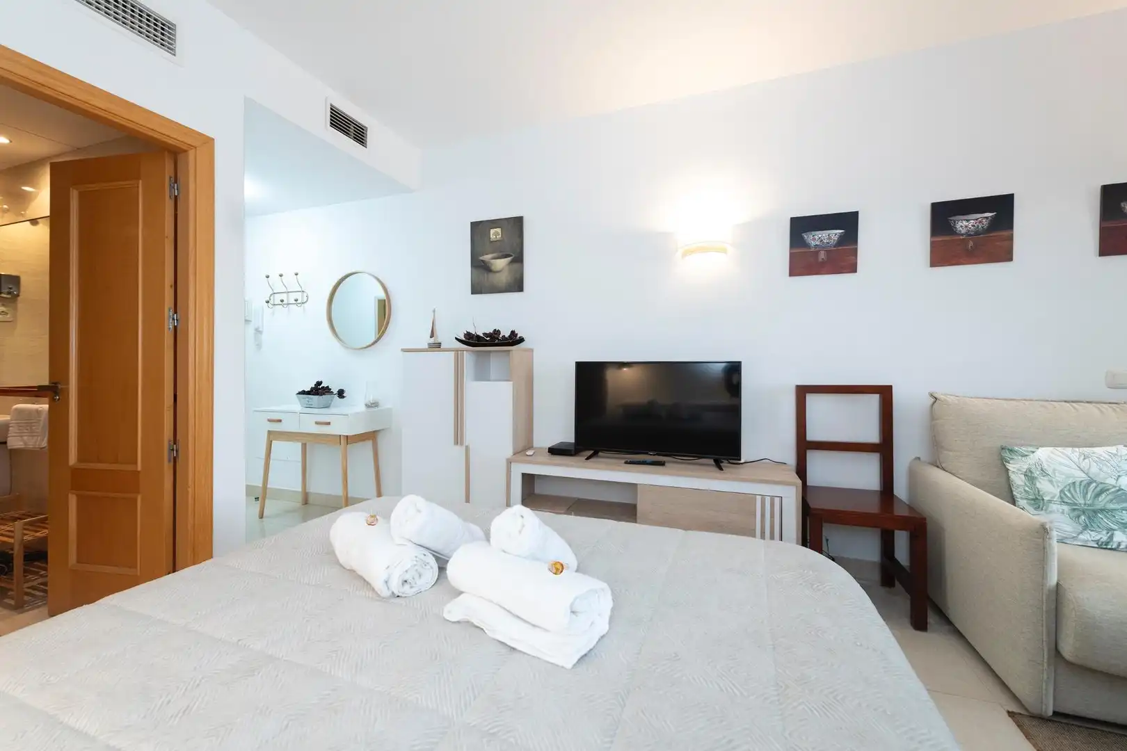 Bedroom of Study for sale in Rincón de la Victoria  with Air Conditioner, Terrace and Furnished