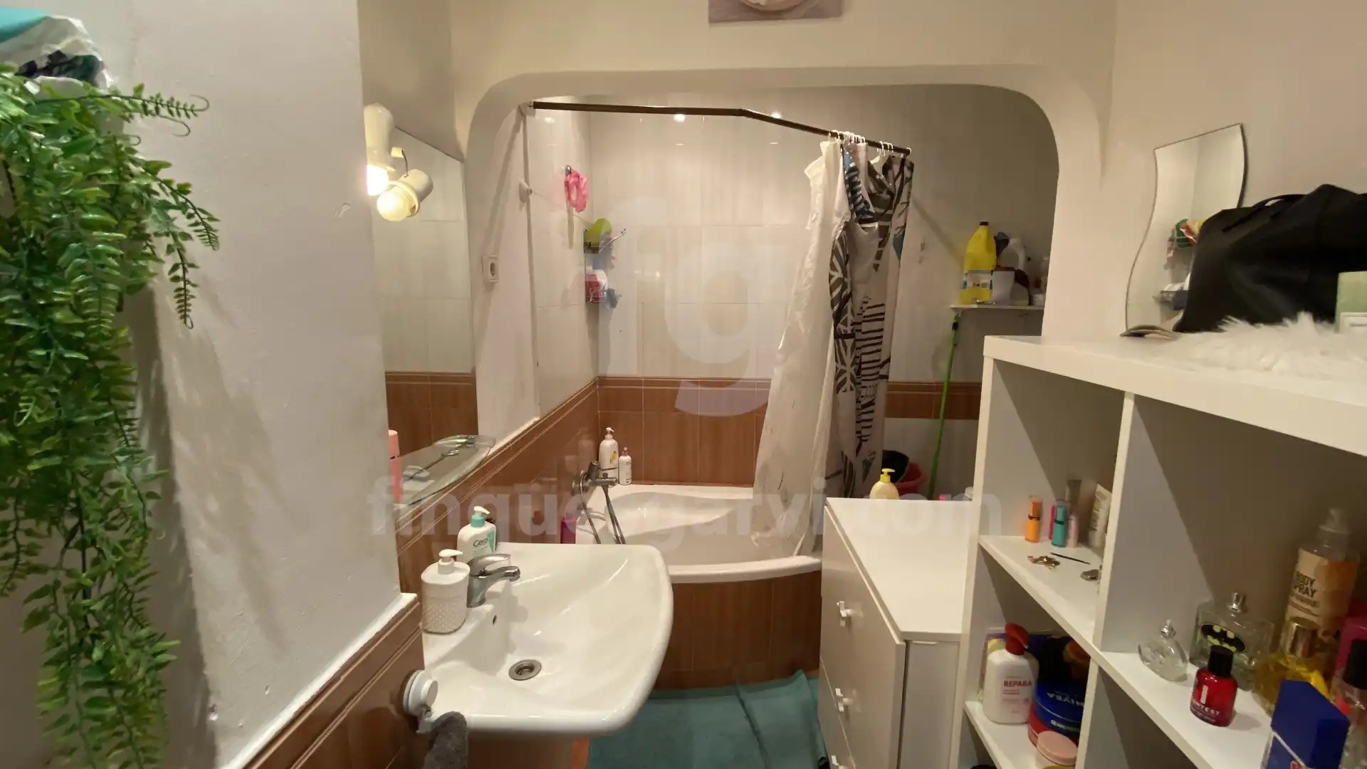 Baño de Piso en venta en L'Hospitalet de Llobregat con Aire acondicionado