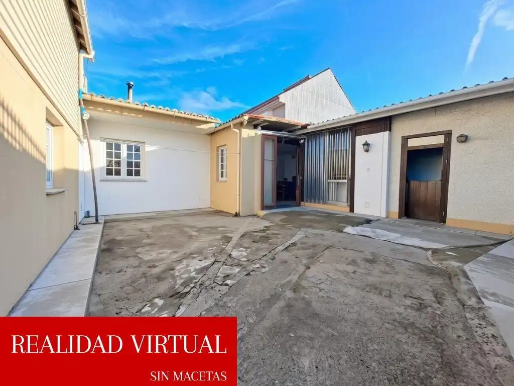 Vista exterior de Casa o xalet en venda en Vilanova de Arousa, Pontevedra