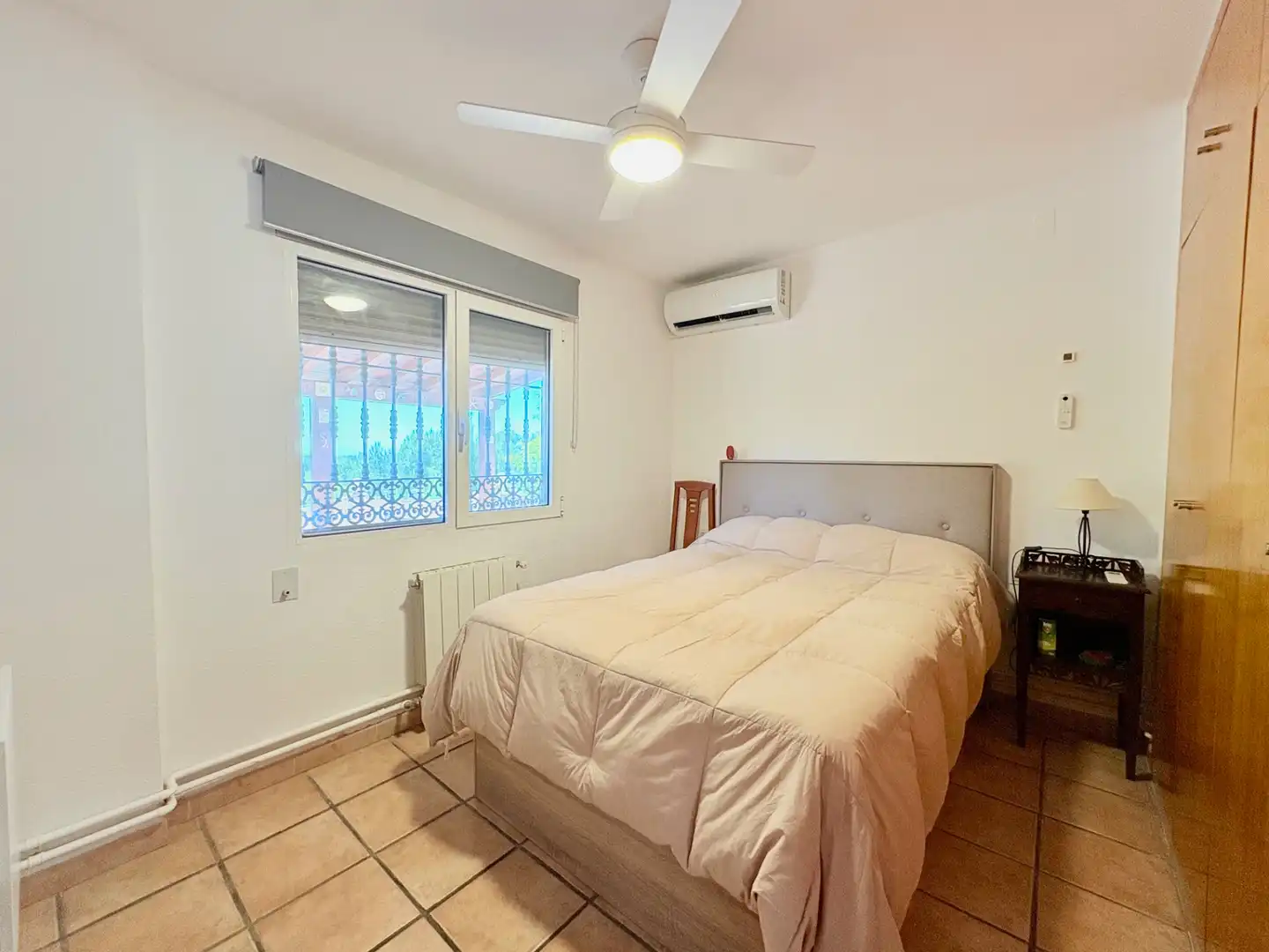 Dormitori de Casa o xalet en venda en Cheste amb Aire condicionat, Calefacció i Jardí privat