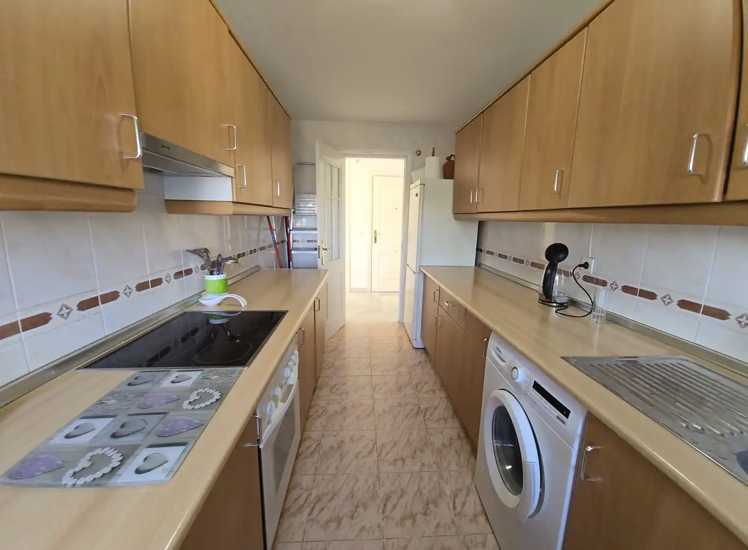 Küche von Dachboden zur Miete in Marbella mit Klimaanlage, Terrasse und Möbliert