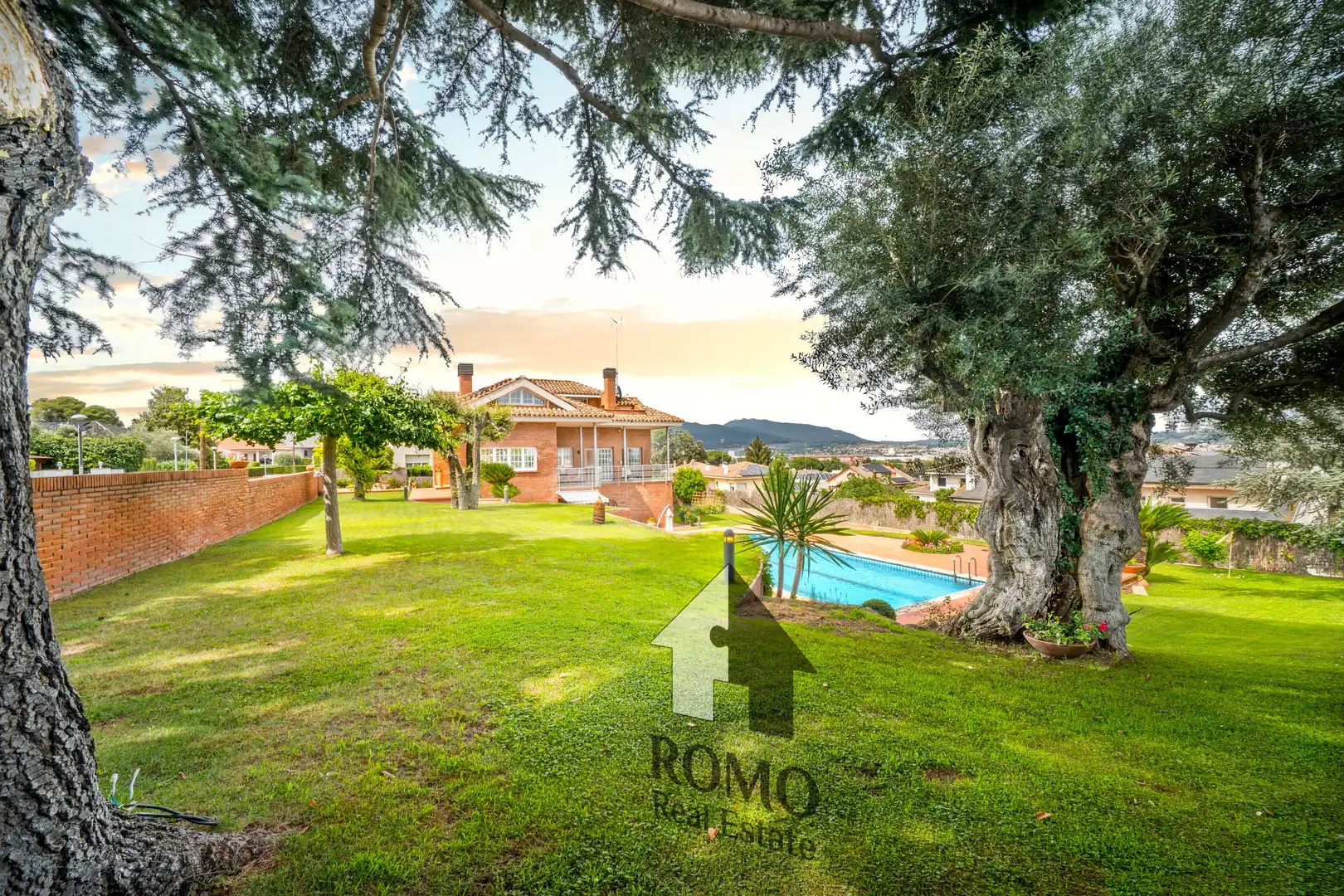 Houses for sale in Carrer d'Osona, Canovelles