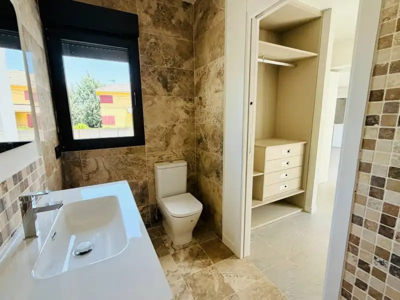 Bathroom of Houses for sale in El Espinar  with Heating and Terrace