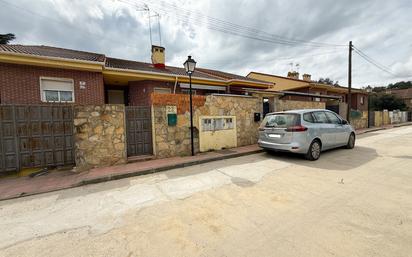 Vista exterior de Casa o xalet en venda en Pelayos de la Presa amb Aire condicionat, Calefacció i Jardí privat