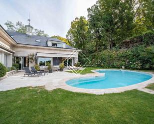 Jardí de Casa o xalet de lloguer en  Madrid Capital amb Piscina