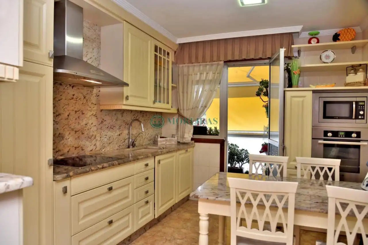Küche von Wohnung zum Verkauf in Ourense Capital  mit Heizung, Abstellraum und Balkon