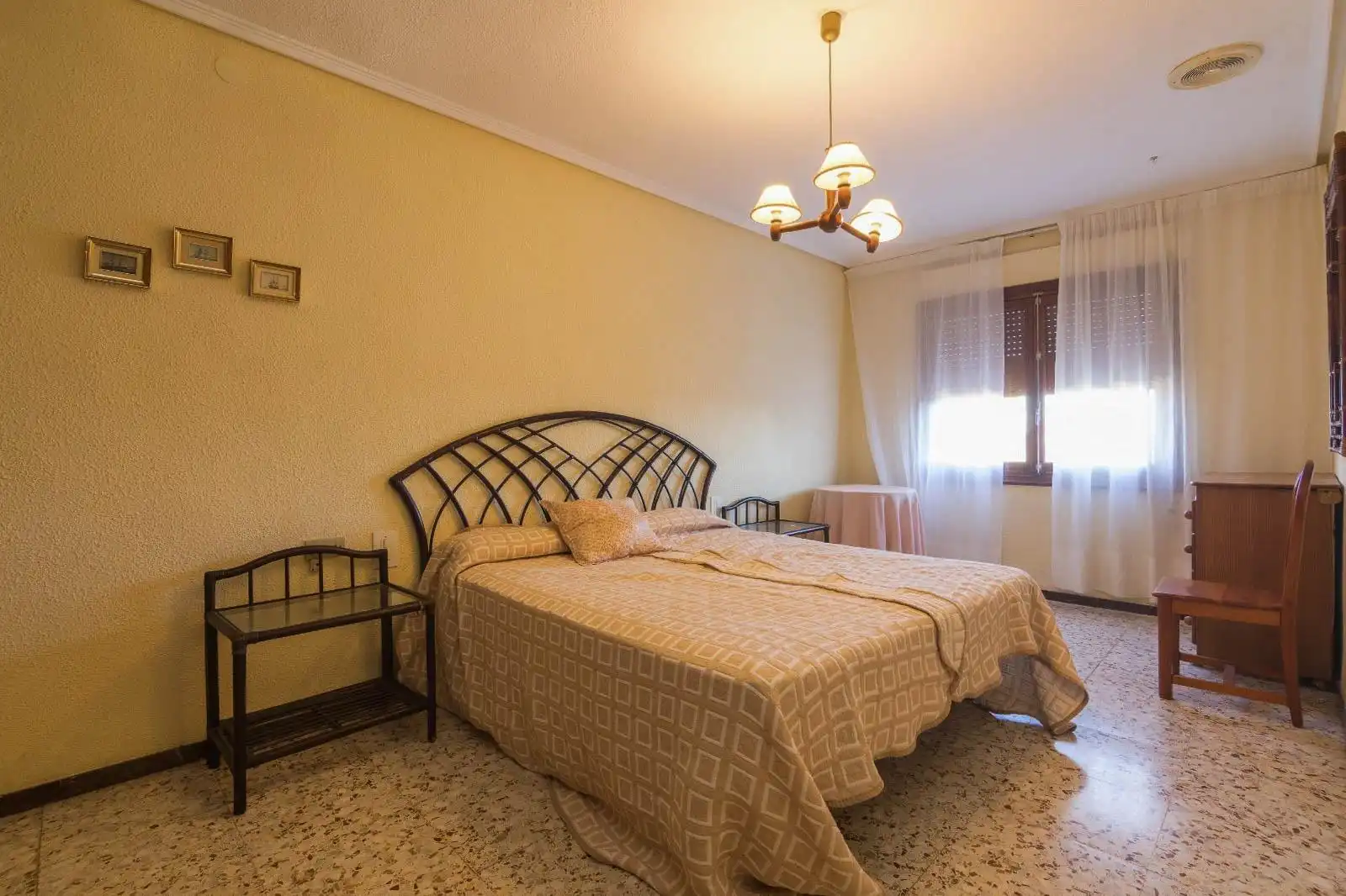 Dormitori de Casa o xalet en venda en Elche / Elx amb Terrassa, Traster i Piscina