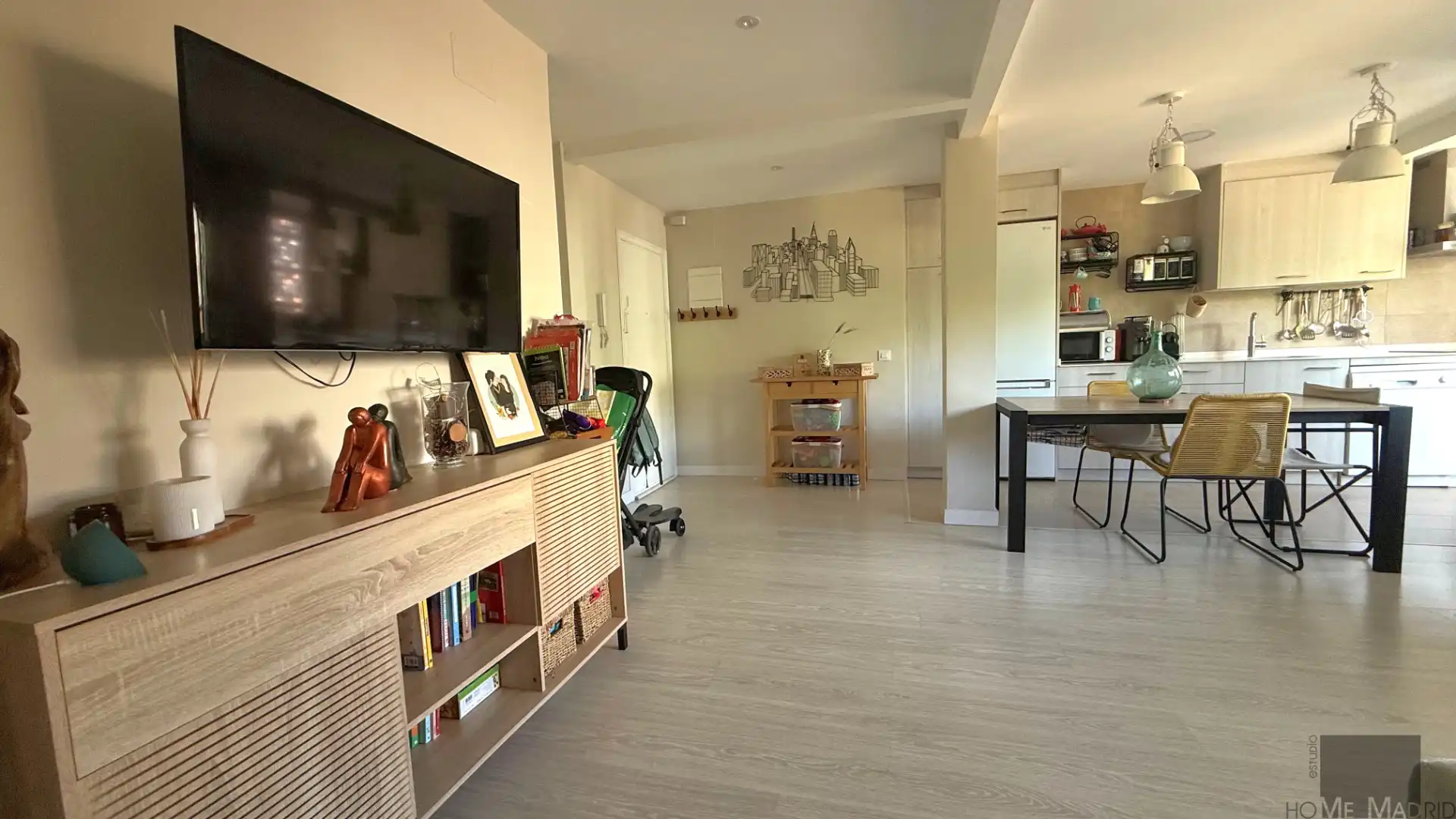 Living room of Flat for sale in Madrid  with Air Conditioner, Heating and Terrace