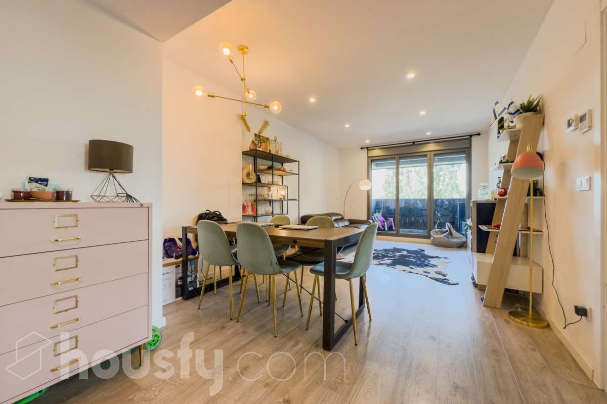 Living room of Flat for sale in L'Hospitalet de Llobregat  with Air Conditioner, Terrace and Storage room