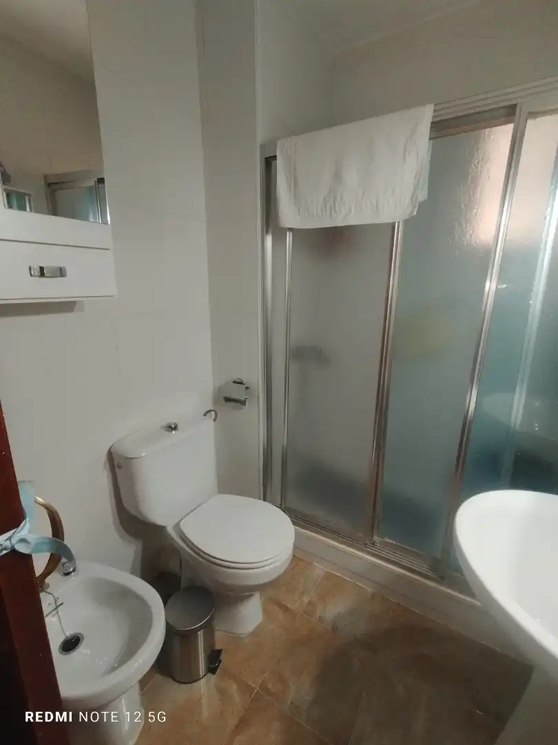 Baño de Piso en venta en Sevilla con Jardín privado, Terraza y Amueblado