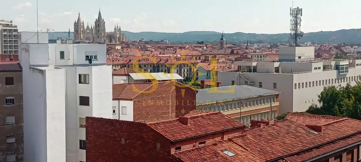 Außenansicht von Wohnung zur Miete in León Capital  mit Heizung, Terrasse und Möbliert