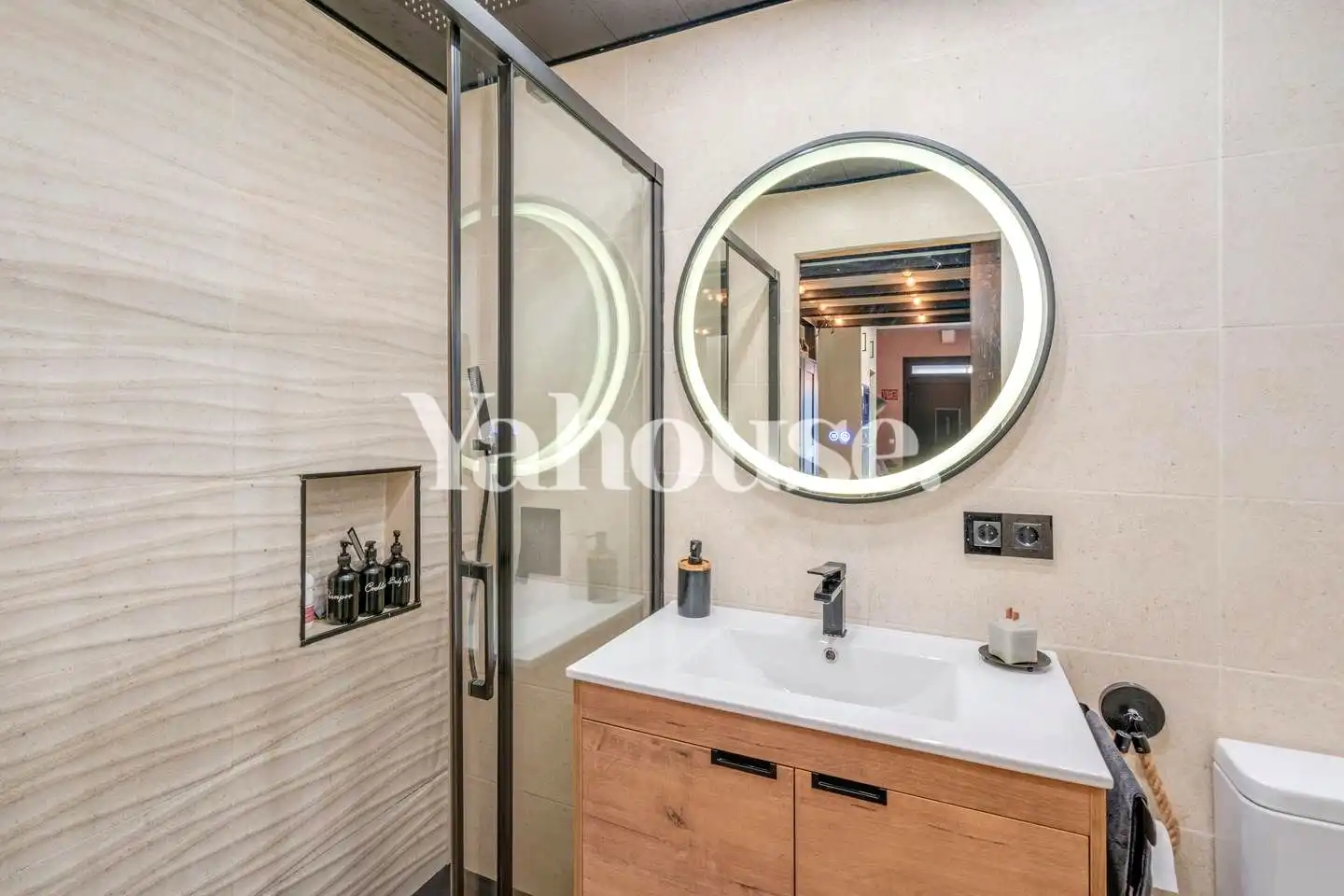 Bathroom of Study for sale in Sant Adrià de Besòs  with Air Conditioner