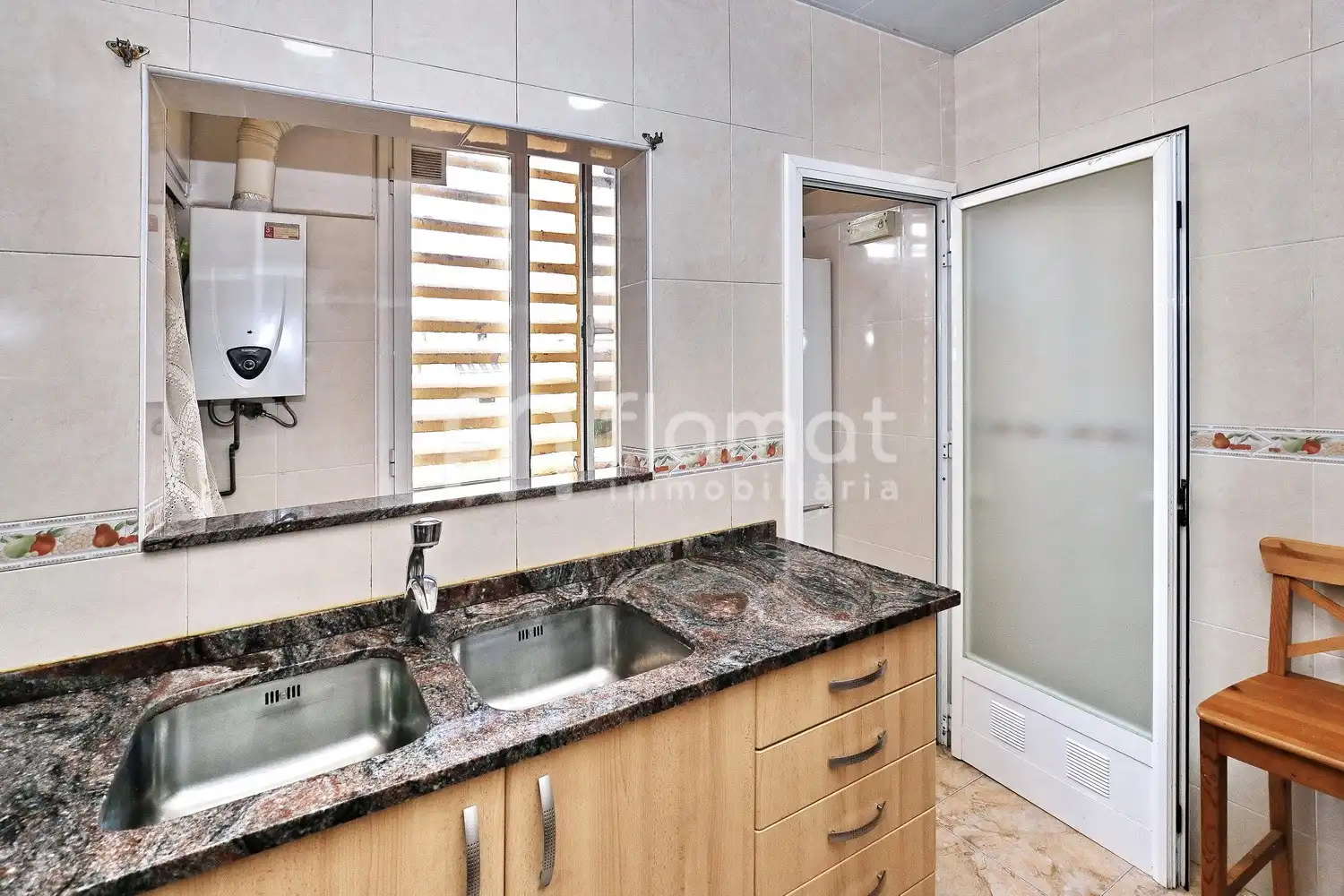 Bathroom of Flat for sale in Sabadell