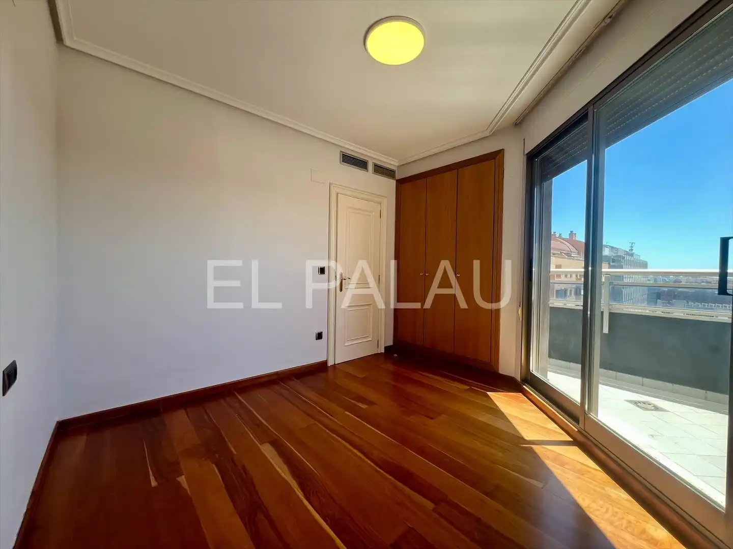 Habitación de Piso de alquiler en Valencia con Aire acondicionado, Calefacción y Parquet