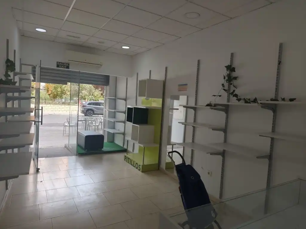 Commercial properties for rent in Plaza Fontiveros, Barrio de Zaidín