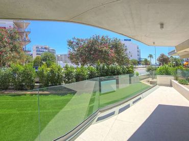 Baixos amb jardí en venda a Salatar