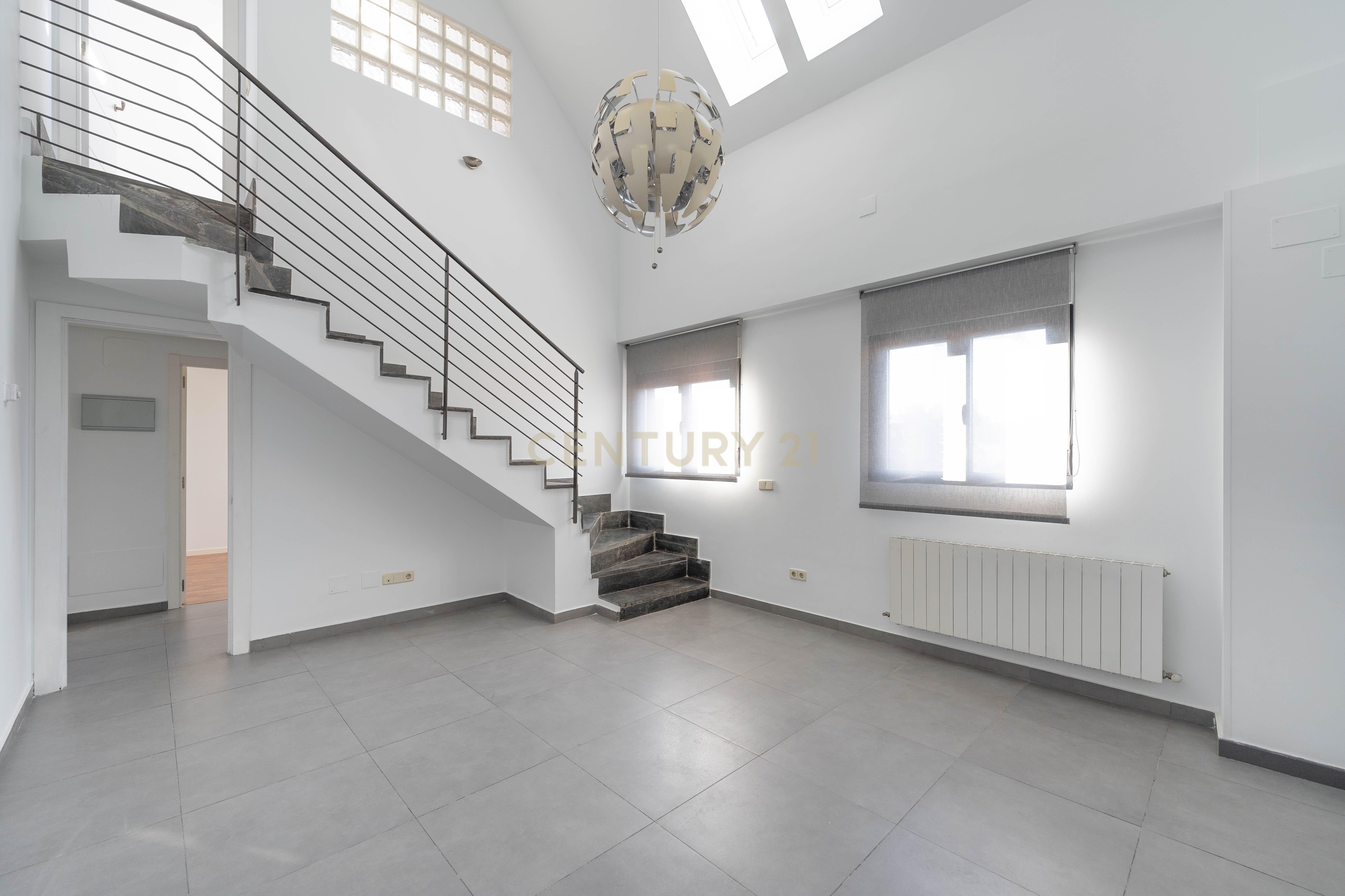 Dúplex de lloguer a Calle Azucenas, Madrid, Spain, 22, Valdeacederas, Tetuán