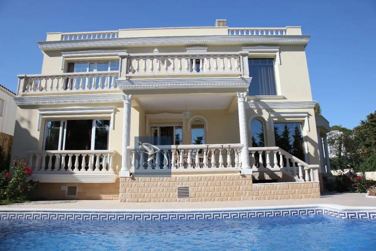 Vista exterior de Casa o xalet de lloguer en Castell d'Aro, Platja d'Aro i s'Agaró amb Aire condicionat, Calefacció i Piscina