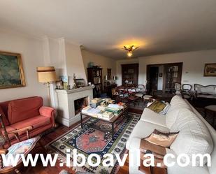 Sala d'estar de Pis en venda en Pontevedra Capital  amb Calefacció, Parquet i Traster