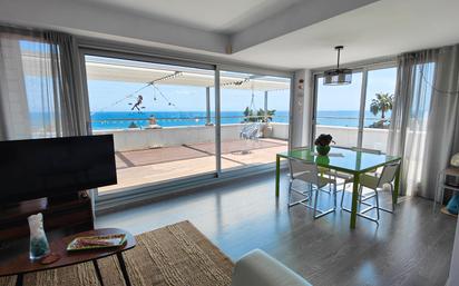 Sala d'estar de Dúplex en venda en Sant Pere de Ribes amb Aire condicionat i Terrassa