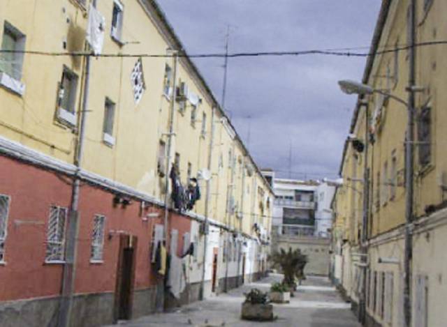 Piso en Venta en C/ Estroncio                                       en Los Rosales