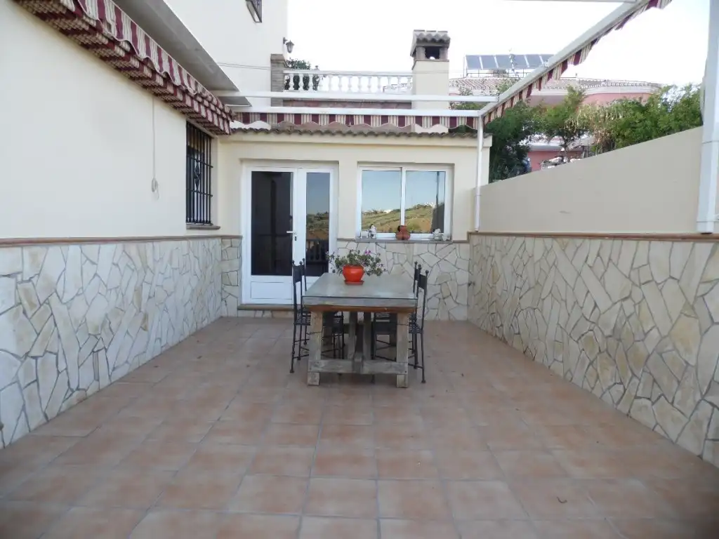 Chalet con piscina en venta en Alcaucín, imagen 8