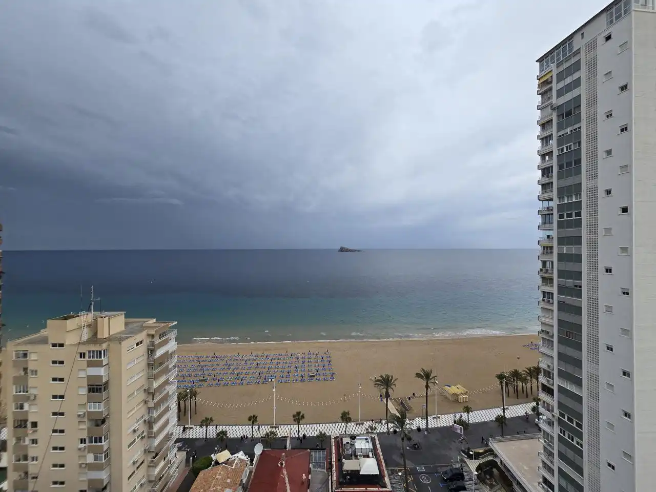 Dormitori de Pis en venda en Benidorm amb Aire condicionat, Terrassa i Piscina