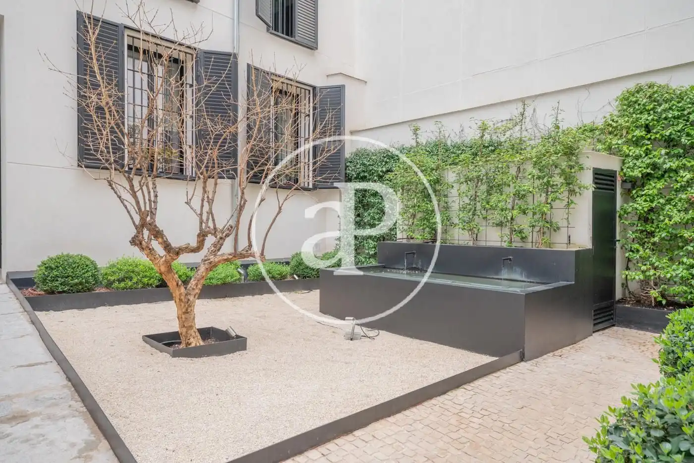 Terrassa de Pis de lloguer en Madrid amb Aire condicionat, Calefacció i Jardí privat