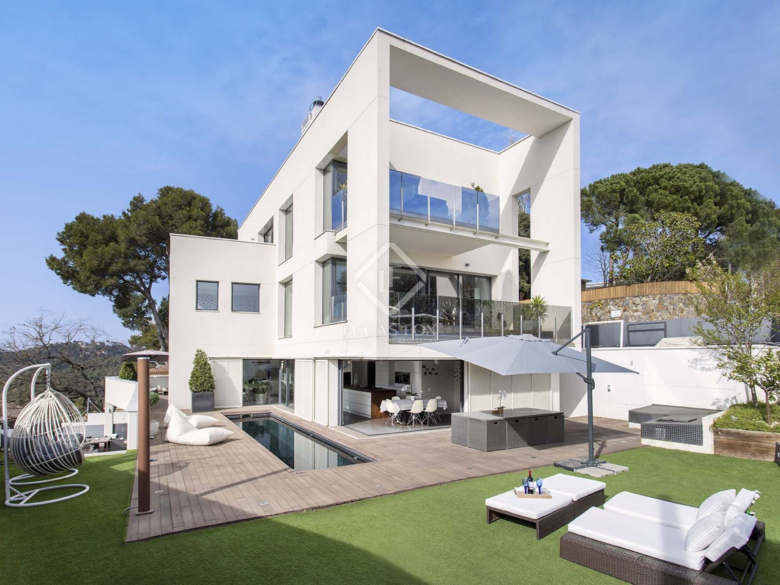 Vista exterior de Casa o chalet de alquiler en  Barcelona Capital con Aire acondicionado, Calefacción y Jardín privado