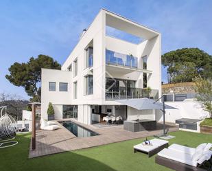 Vista exterior de Casa o xalet de lloguer en  Barcelona Capital amb Aire condicionat, Terrassa i Piscina