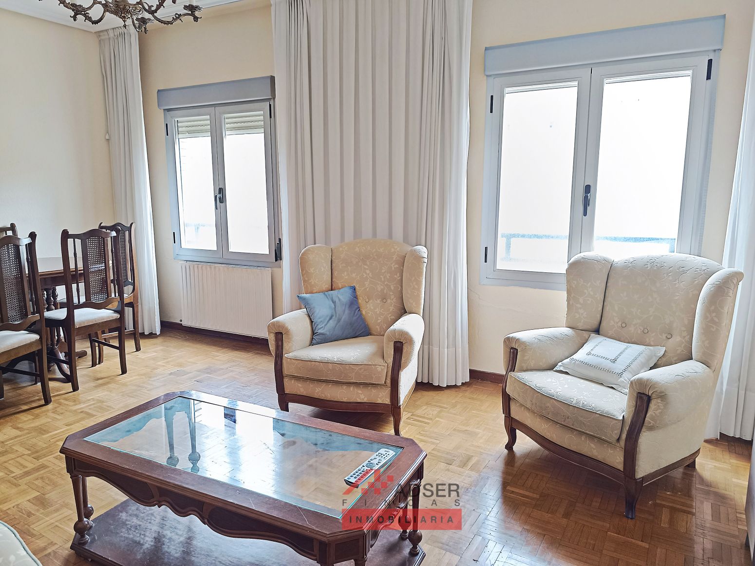 Sala de estar de Piso en venta en  Logroño con Calefacción, Parquet y Trastero