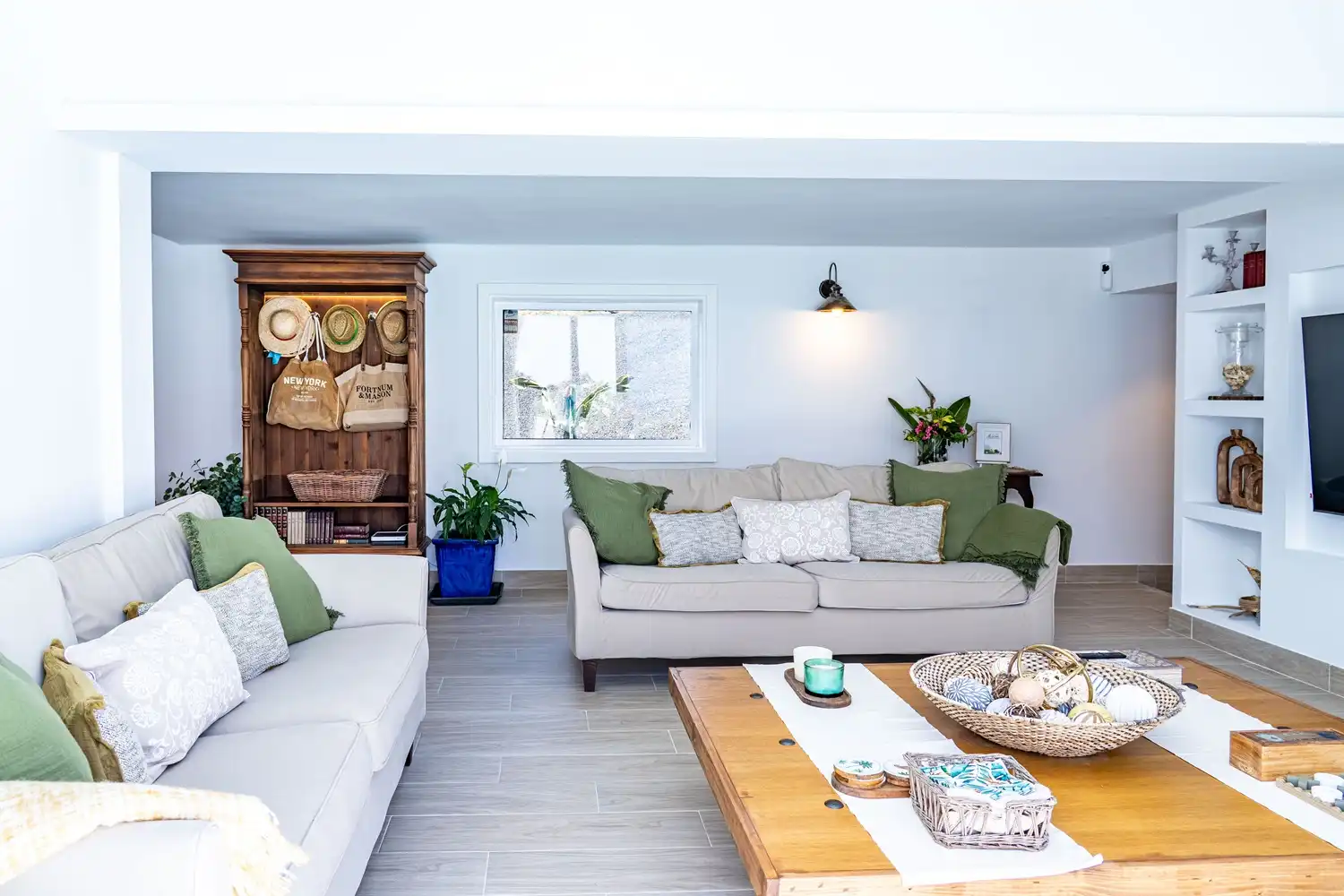 Sala d'estar de Casa adosada en venda en Teguise amb Jardí privat, Terrassa i Piscina