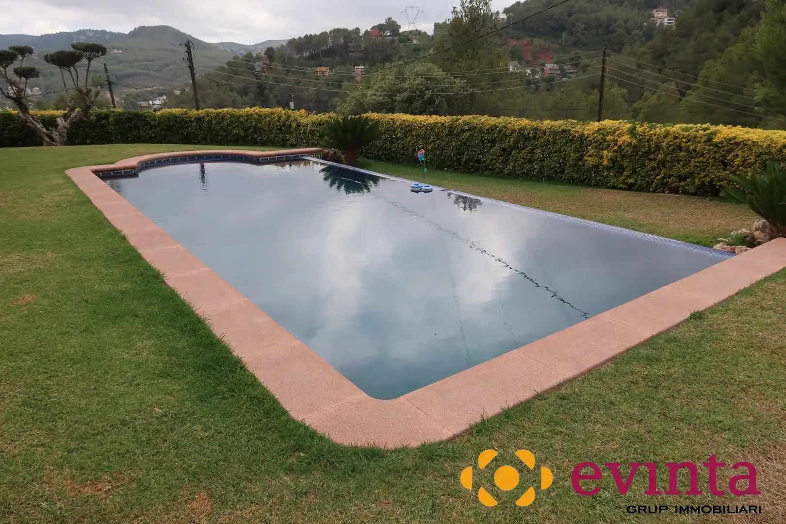 Piscina de Casa o chalet en venta en Vallirana con Calefacción, Jardín privado y Terraza