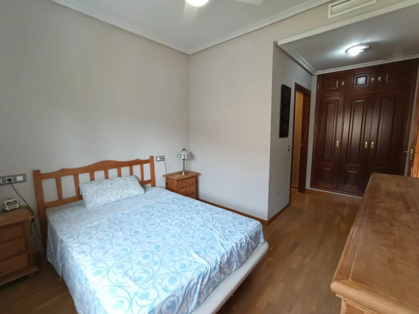 Dormitori de Casa adosada en venda en Cáceres amb Parquet i Traster