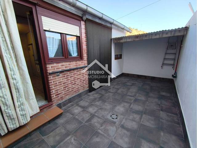 Casa-chalet en Venta en Calle San Isidro en Lodosa