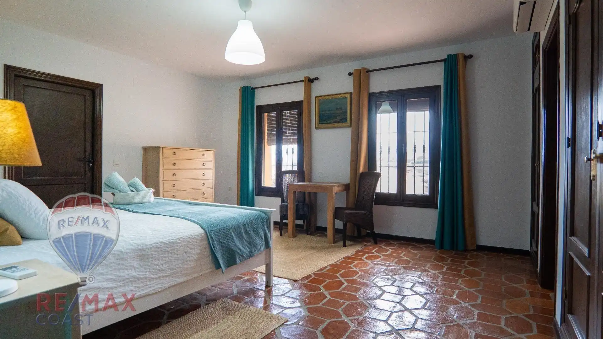 Dormitori de Casa o xalet en venda en Alhaurín de la Torre amb Aire condicionat, Jardí privat i Terrassa