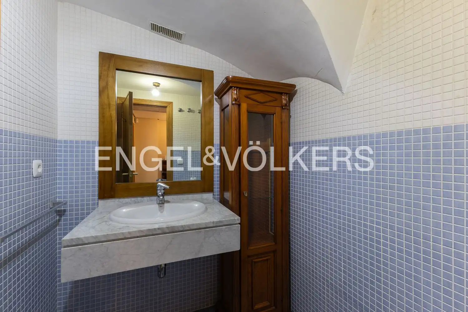 Baño de Piso en venta en Bétera con Aire acondicionado, Calefacción y Jardín privado