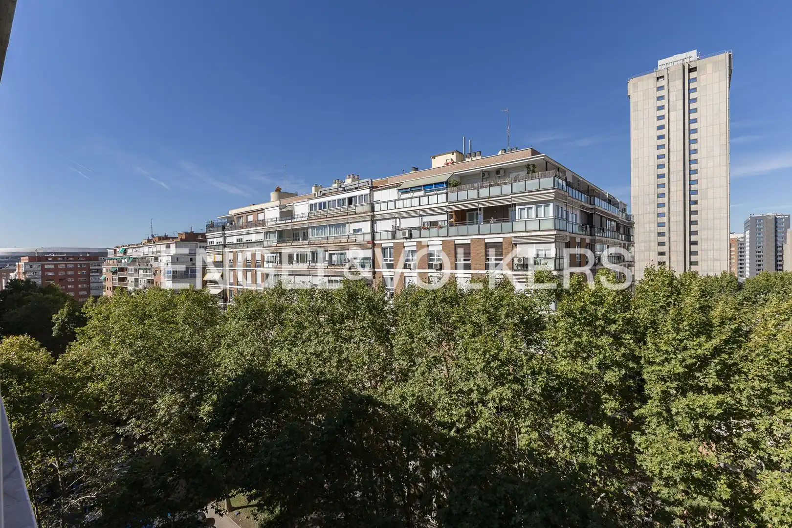 Vista exterior de Piso de alquiler en Madrid con Aire acondicionado y Calefacción