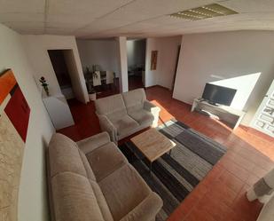 Sala d'estar de Apartament per a compartir en Castellví de Rosanes amb Terrassa