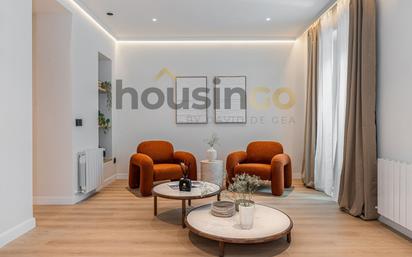 Sala d'estar de Pis en venda en  Madrid Capital amb Aire condicionat, Calefacció i Parquet