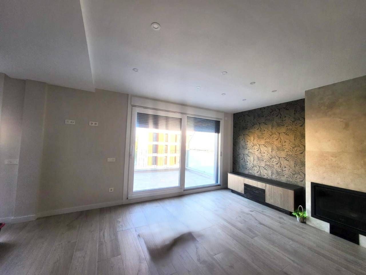 Sala d'estar de Àtic en venda en Burgos Capital amb Calefacció, Parquet i Terrassa