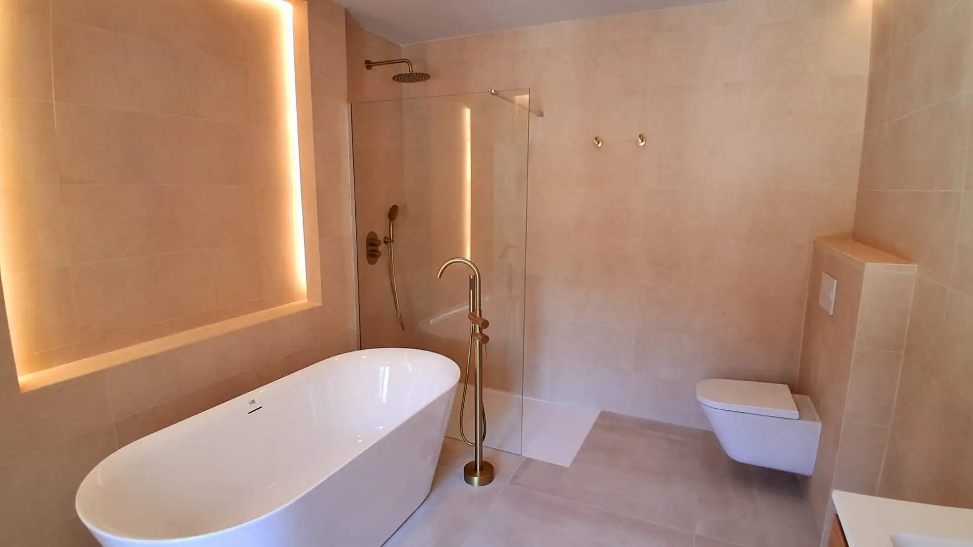 Bathroom of Houses for sale in L'Alfàs del Pi  with Air Conditioner, Heating and Private garden