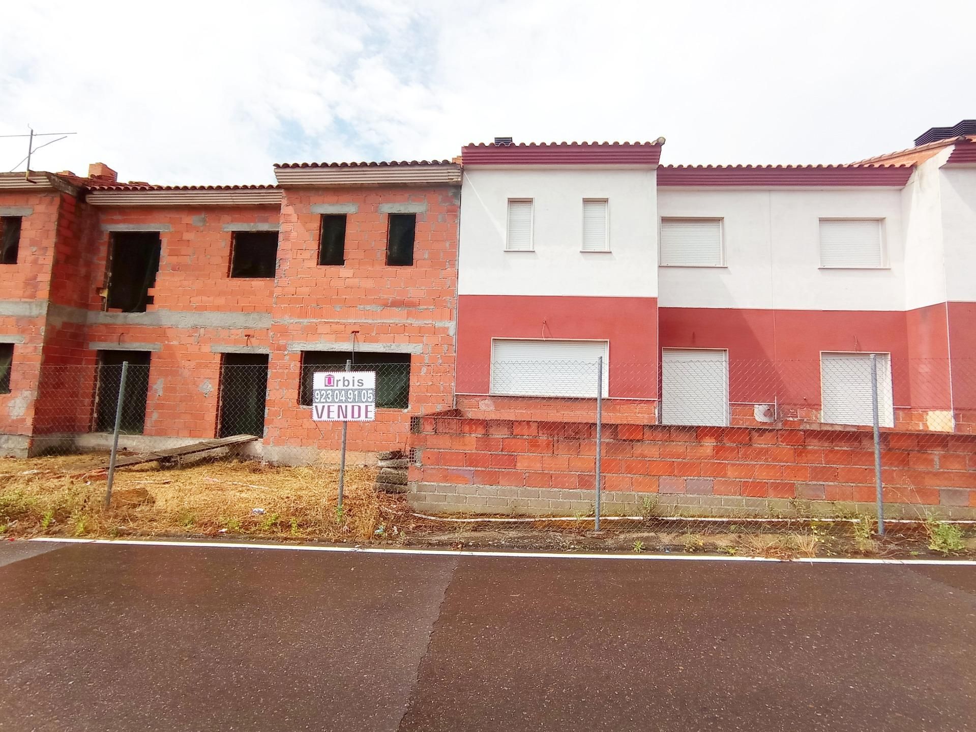 Exterior view of Single-family semi-detached for sale in Fuentes de Oñoro