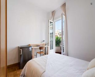 Dormitori de Apartament per a compartir en  Madrid Capital amb Balcó