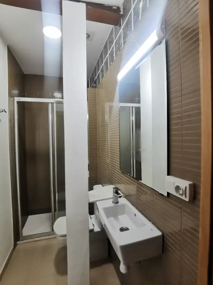Bathroom of Flat for rent in Barcelona  with Air Conditioner, Parquet flooring and Furnished