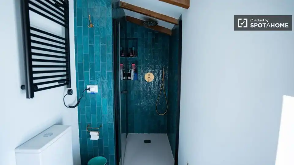 Bathroom of Flat for rent in Godella  with Air Conditioner, Heating and Furnished