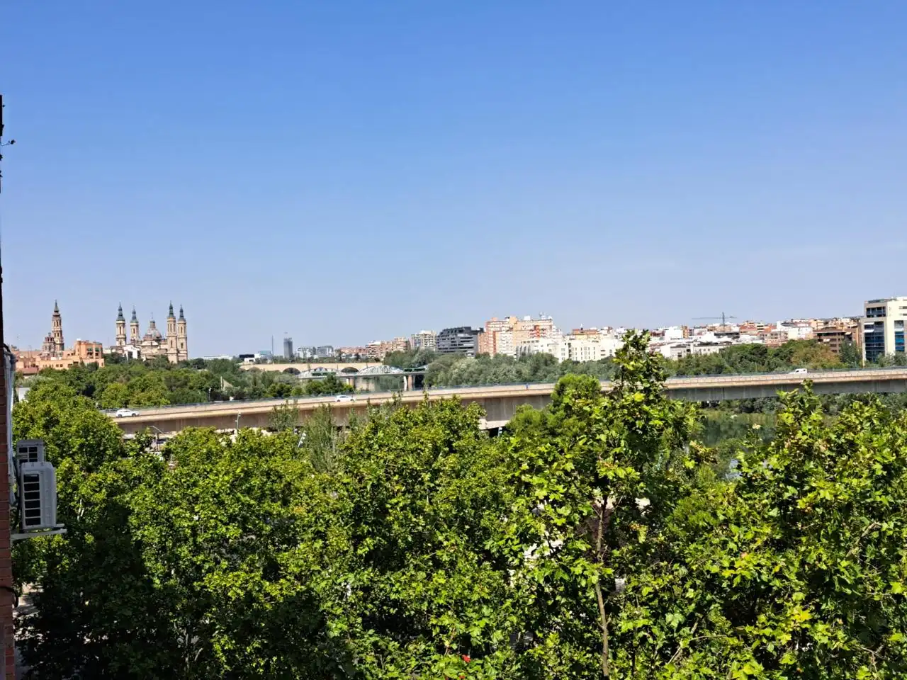 Vista exterior de Pis en venda en Zaragoza amb Calefacció