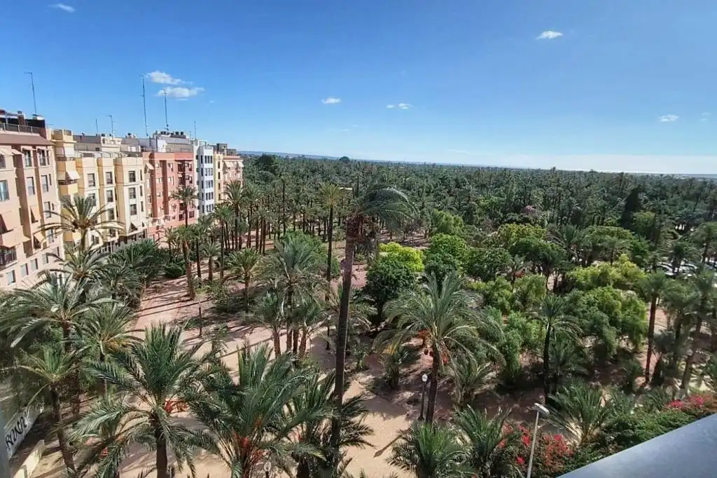 Außenansicht von Dachboden zum Verkauf in Elche / Elx mit Terrasse
