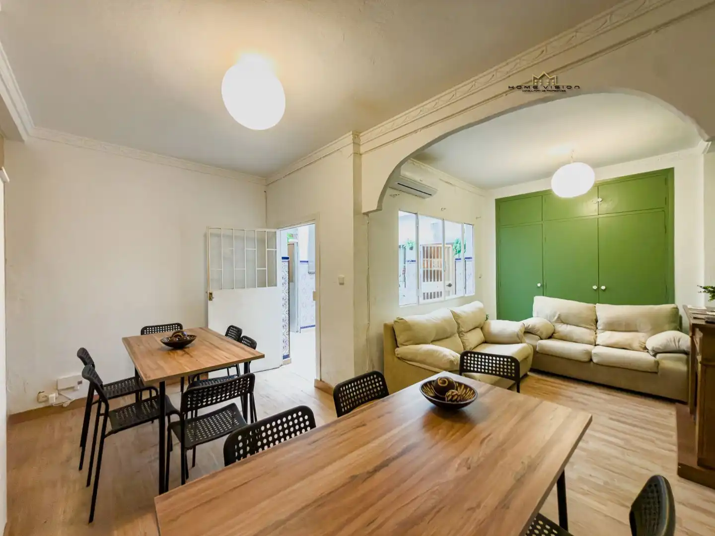 Living room of Houses for sale in Jerez de la Frontera  with Air Conditioner, Parquet flooring and Oven
